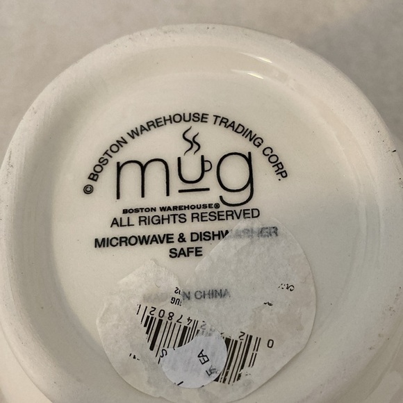 Boston Warehouse Halloween 2022 Skull Mug - Picture 4 of 4